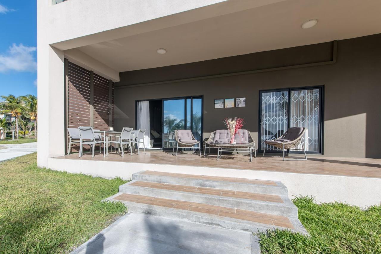 Pierre Bleue Beachfront Villa Flic en Flac Luaran gambar