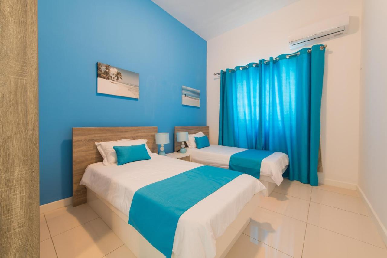 Pierre Bleue Beachfront Villa Flic en Flac Luaran gambar